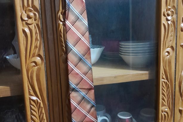 Formal standard tie